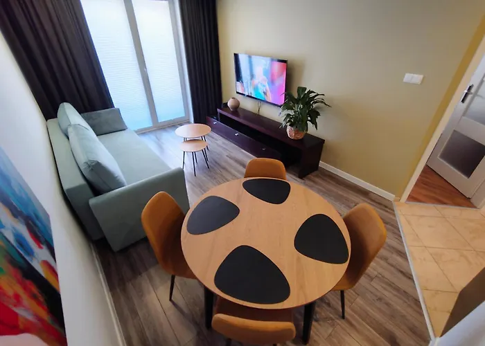 Giraffe Apartment